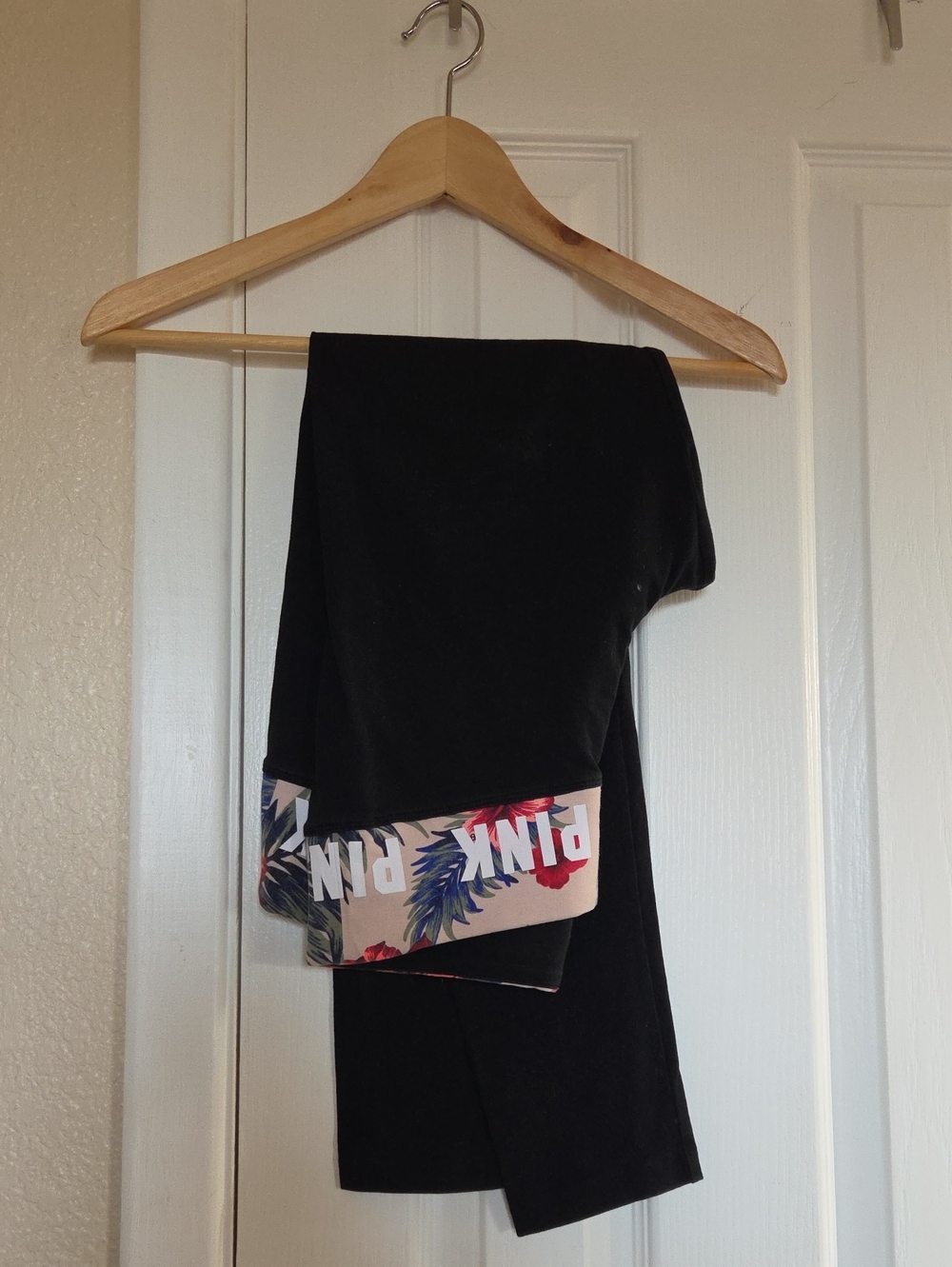 PINK Victoria's Secret Black Leggings with Floral Logo Waistband